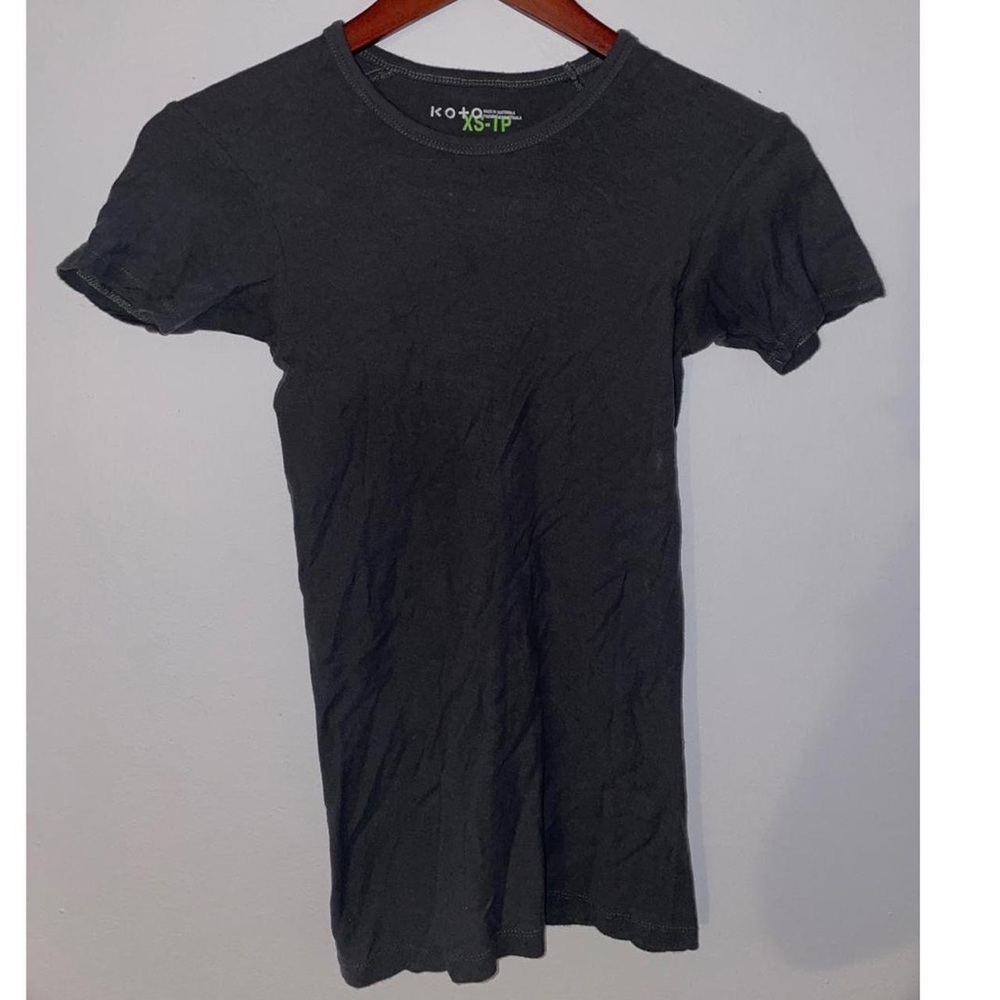 Very soft and stretchy material. Size xs. Urban outfitters